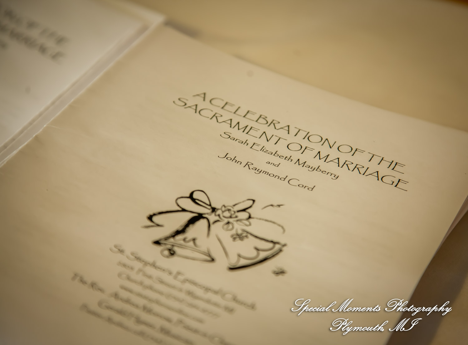 Sarah & John at St. Stephens Episcopal Wyandotte MI wedding photograph