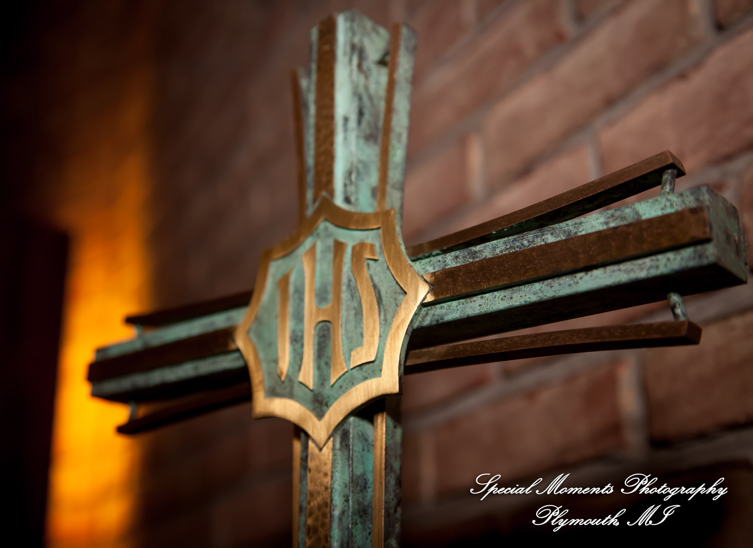 Sarah & John at St. Stephens Episcopal Wyandotte MI wedding photograph