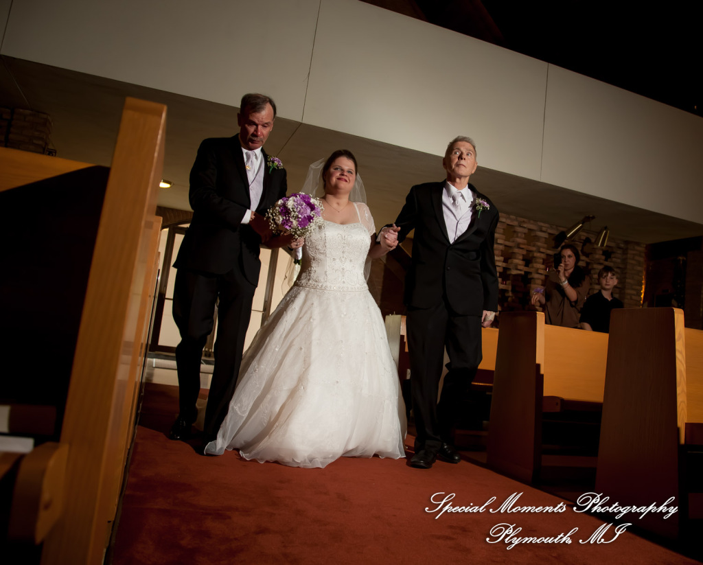 Sarah & John at St. Stephens Episcopal Wyandotte MI wedding photograph
