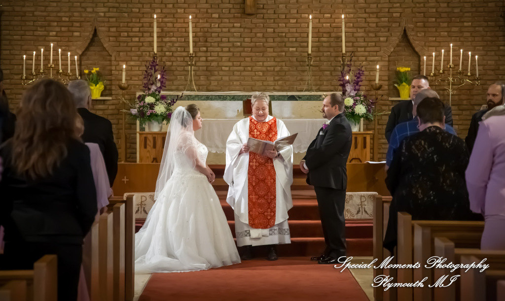 Sarah & John at St. Stephens Episcopal Wyandotte MI wedding photograph