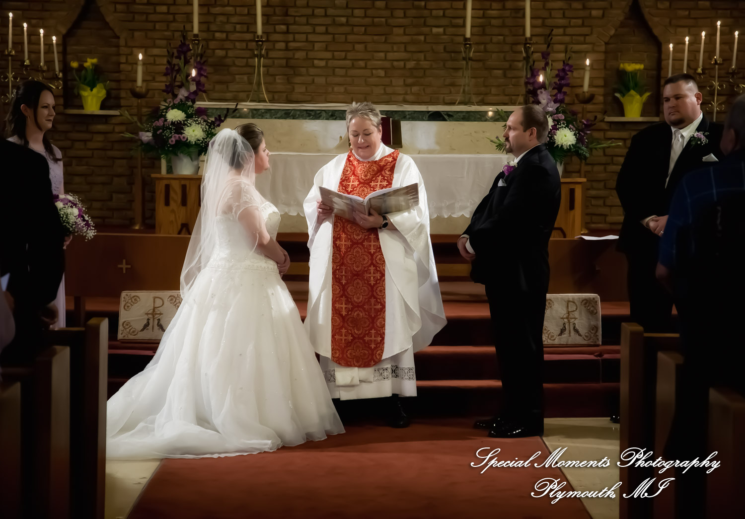 Sarah & John at St. Stephens Episcopal Wyandotte MI wedding photograph