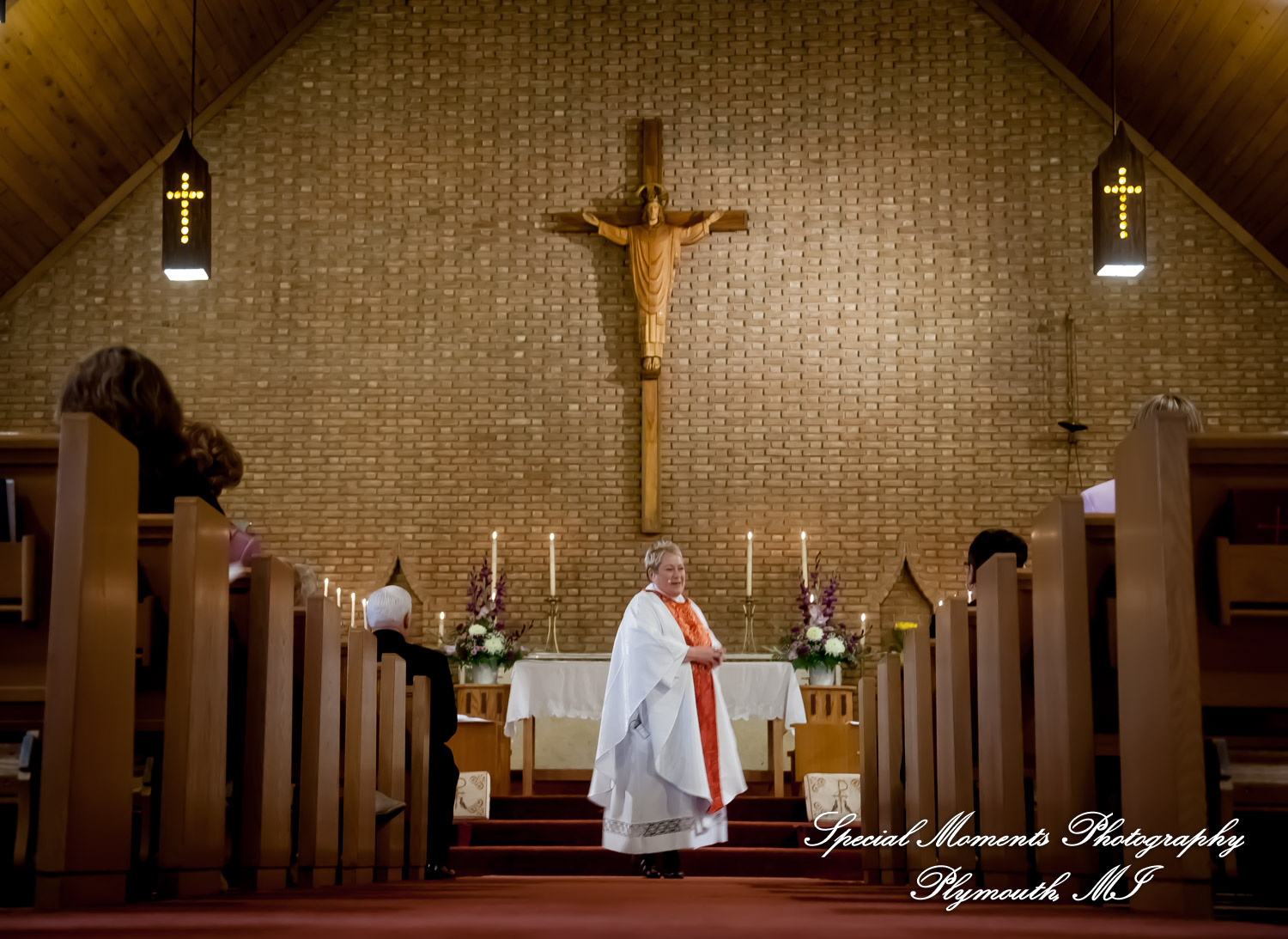 Sarah & John at St. Stephens Episcopal Wyandotte MI wedding photograph