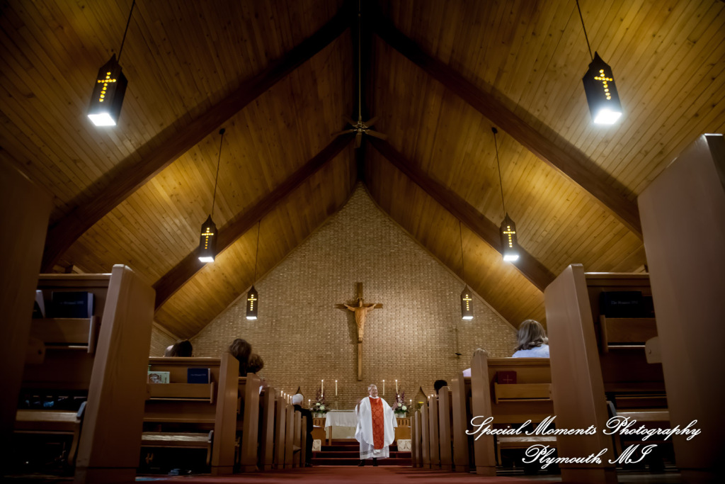 Sarah & John at St. Stephens Episcopal Wyandotte MI wedding photograph