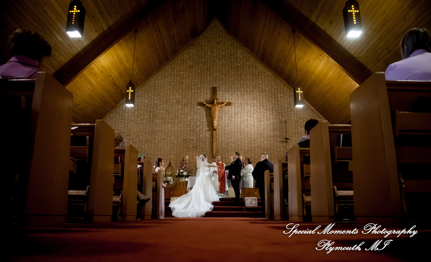 Sarah & John at St. Stephens Episcopal Wyandotte MI wedding photograph