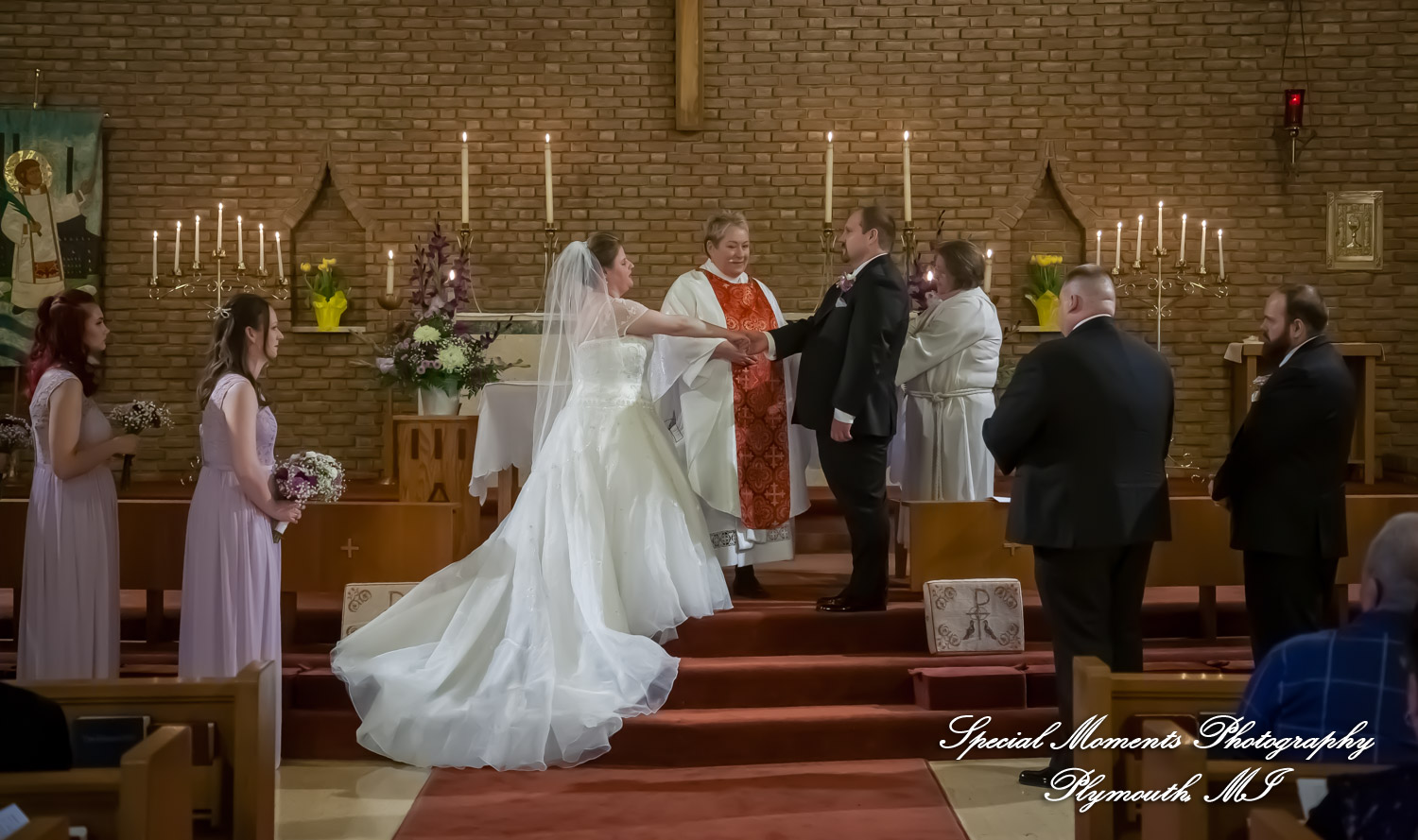 Sarah & John at St. Stephens Episcopal Wyandotte MI wedding photograph