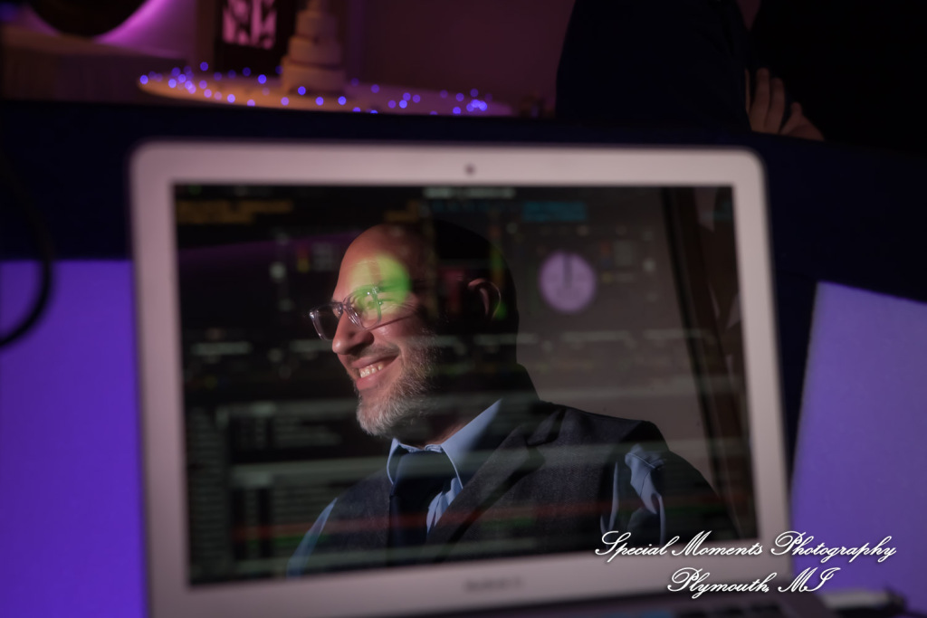 Sarah & John at Arnaldo's Banquet Center Riverview MI wedding photograph