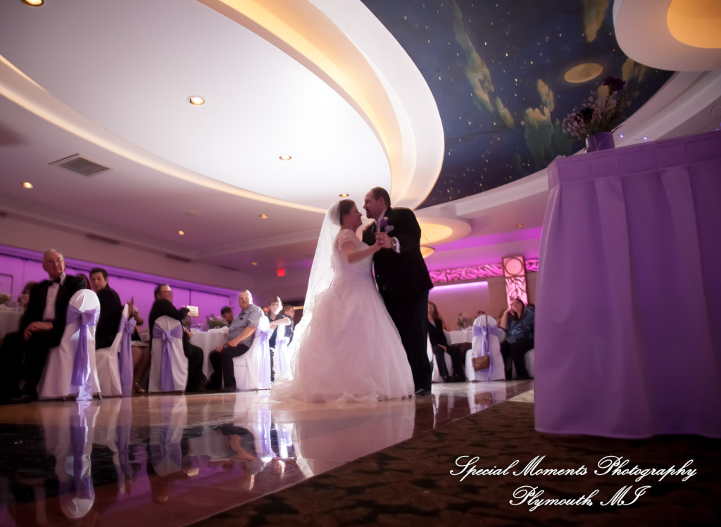 Sarah & John at Arnaldo's Banquet Center Riverview MI wedding photograph