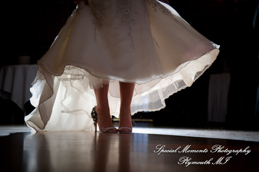 Joshua & Laura at The Detroit Yacht Club Detroit MI wedding photography