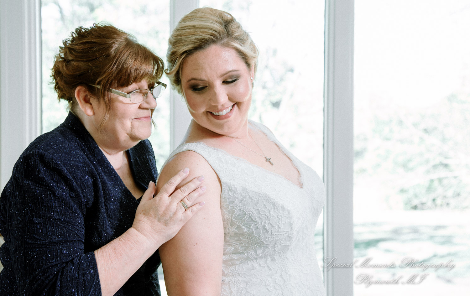 Wellers East Garden Saline MI wedding photograph