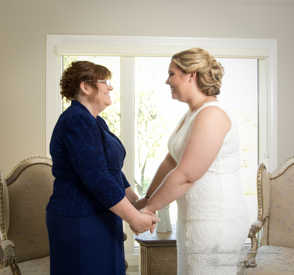 Wellers East Garden Saline MI wedding photograph