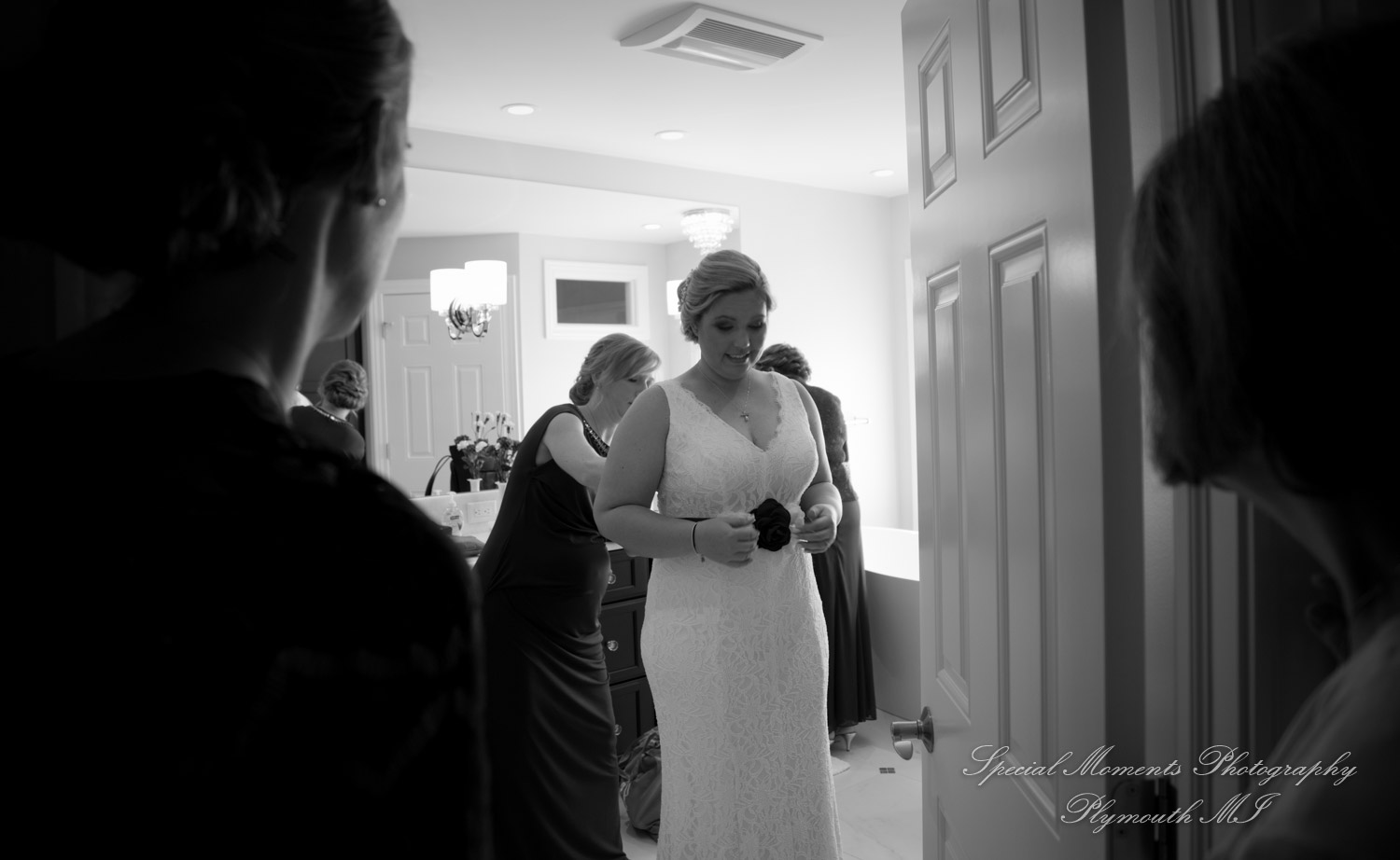 Wellers East Garden Saline MI wedding photograph