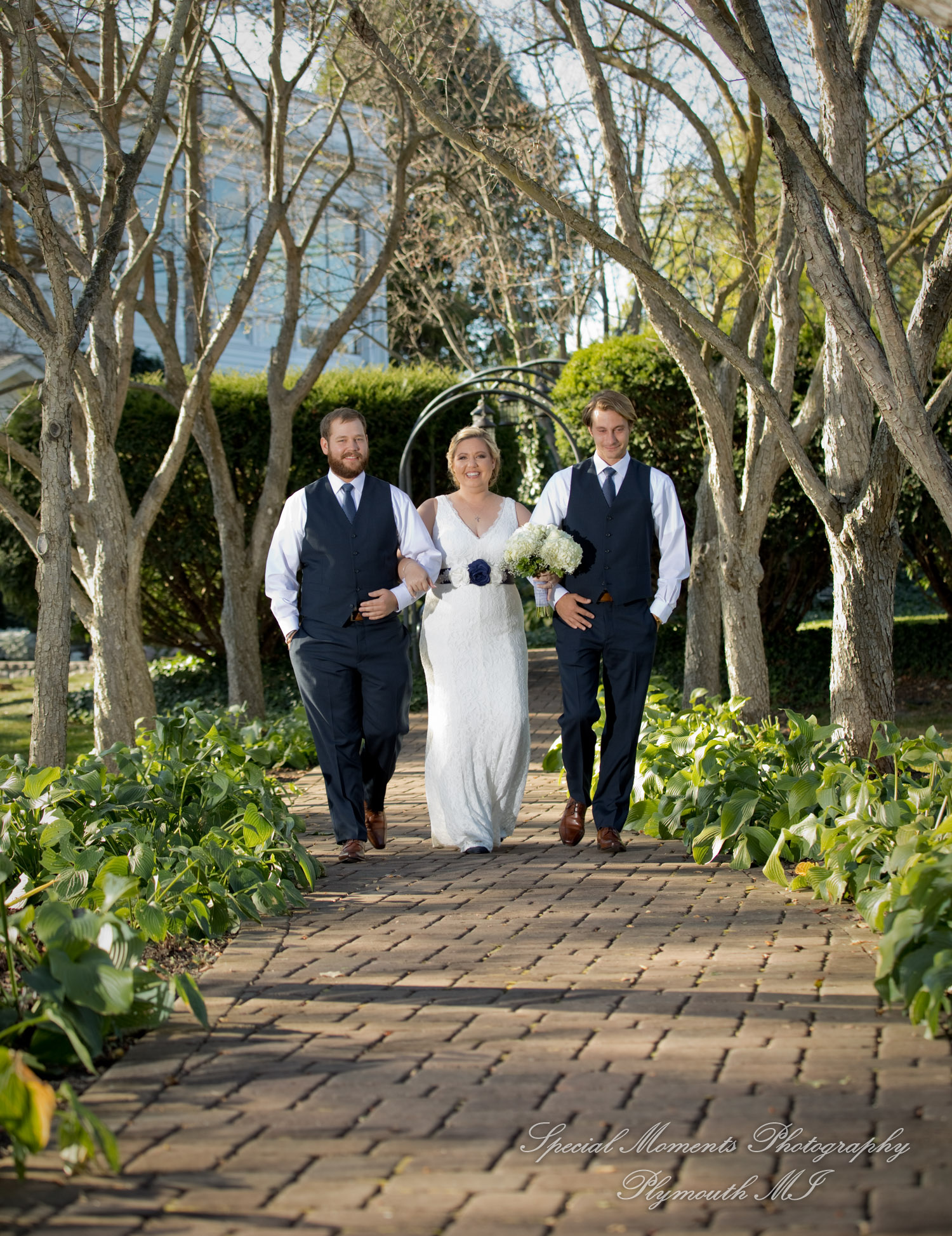 Wellers East Garden Saline MI wedding photograph