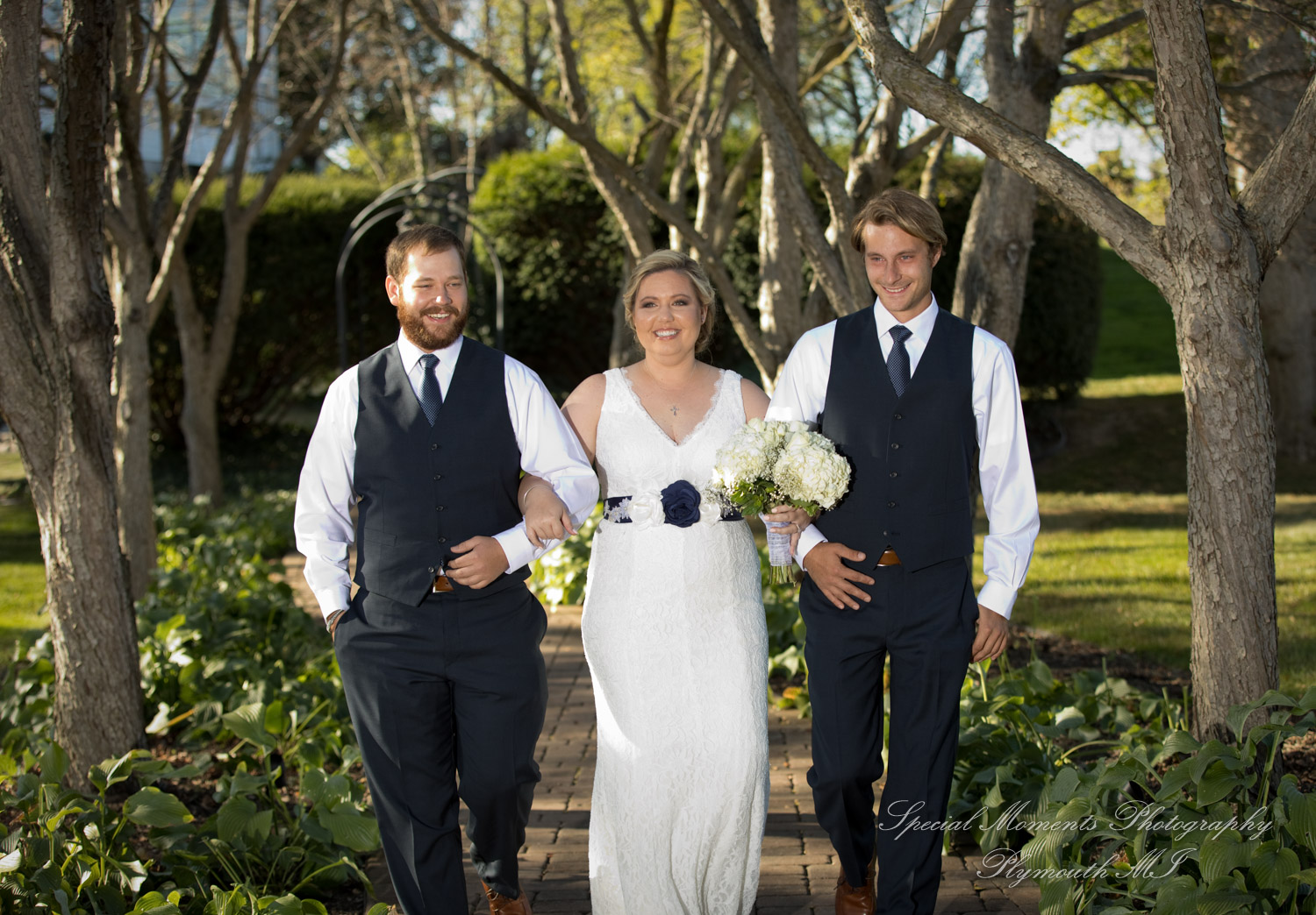 Wellers East Garden Saline MI wedding photograph