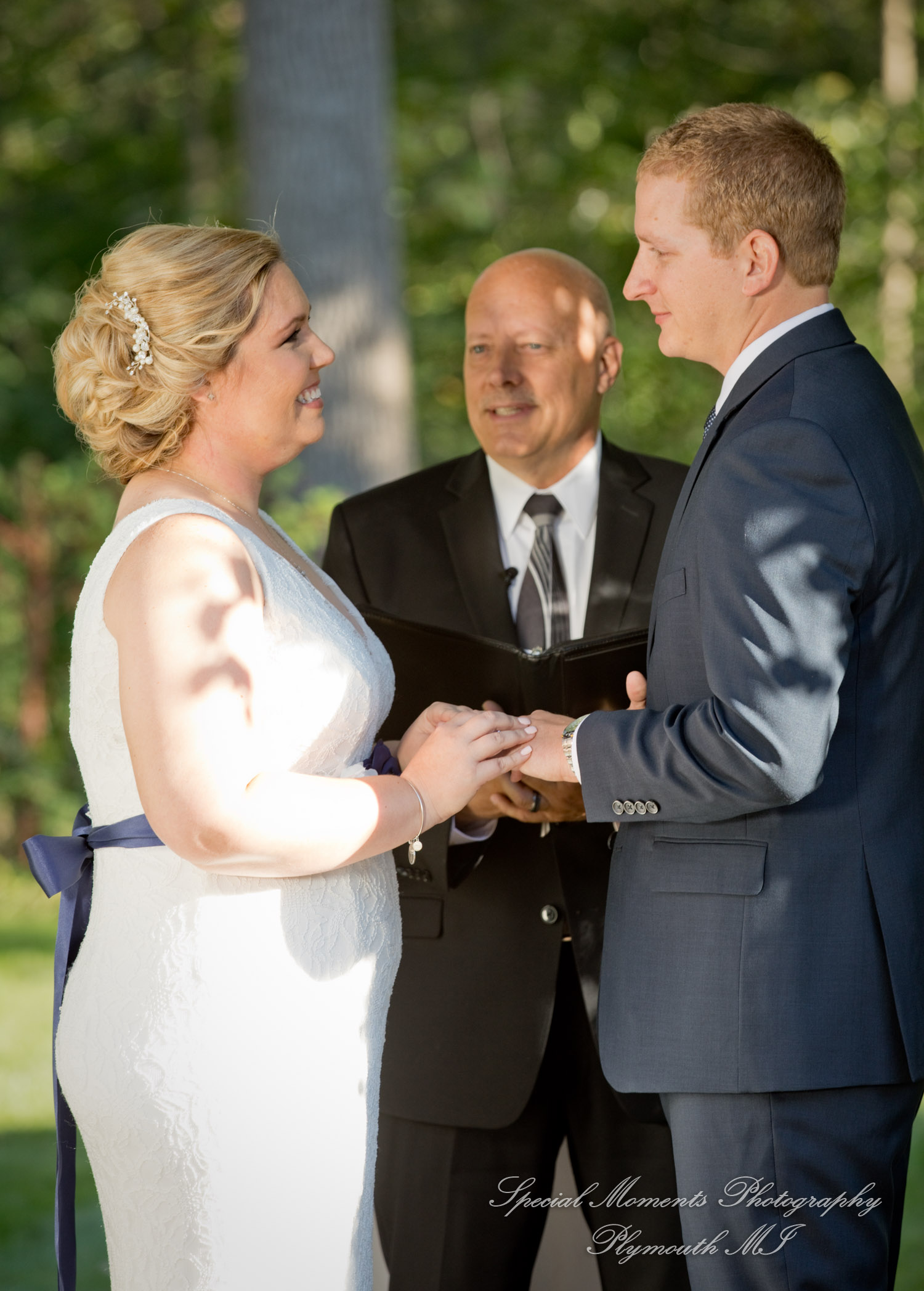 Wellers East Garden Saline MI wedding photograph