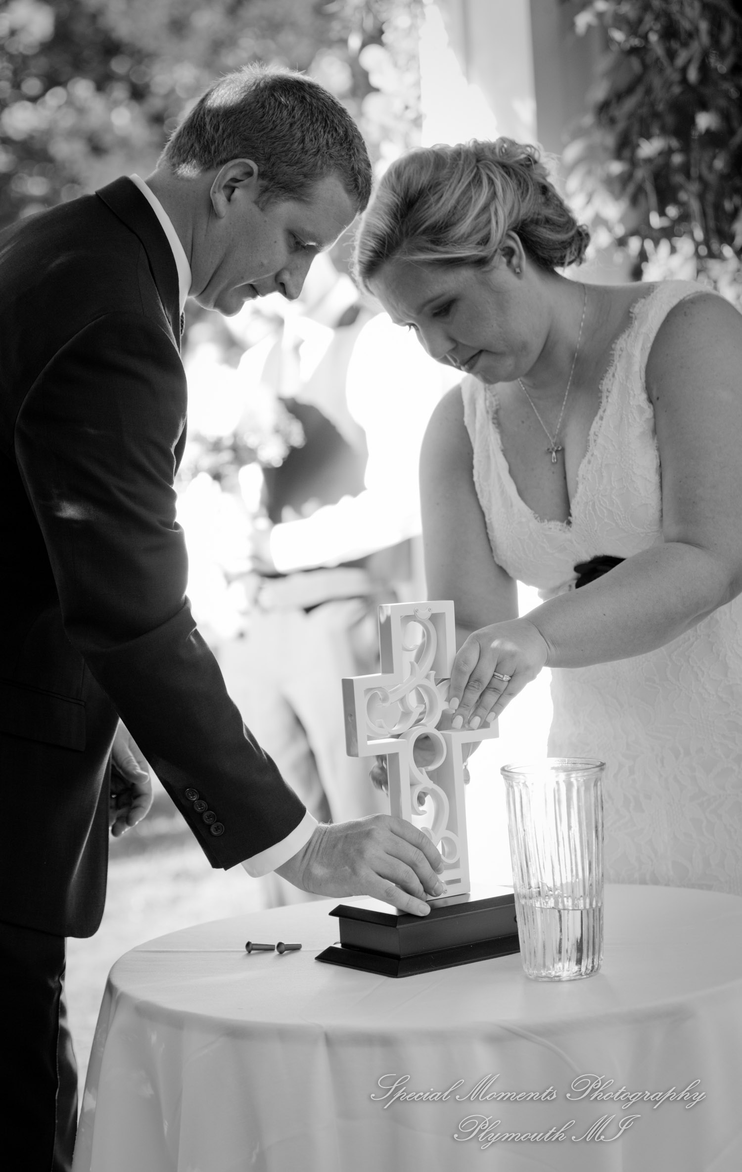 Wellers East Garden Saline MI wedding photograph