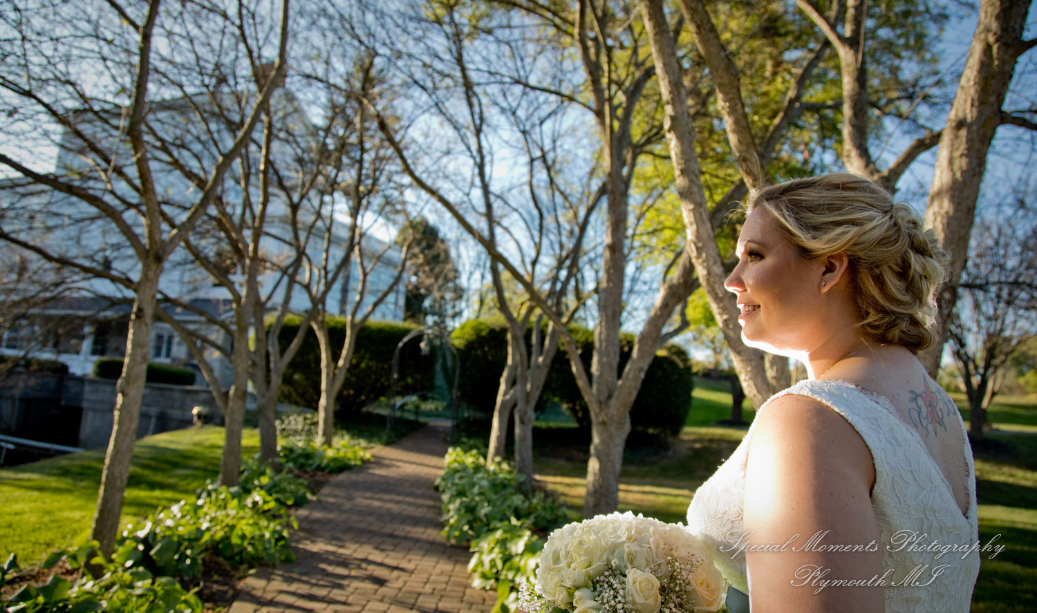 Wellers East Garden Saline MI wedding photograph