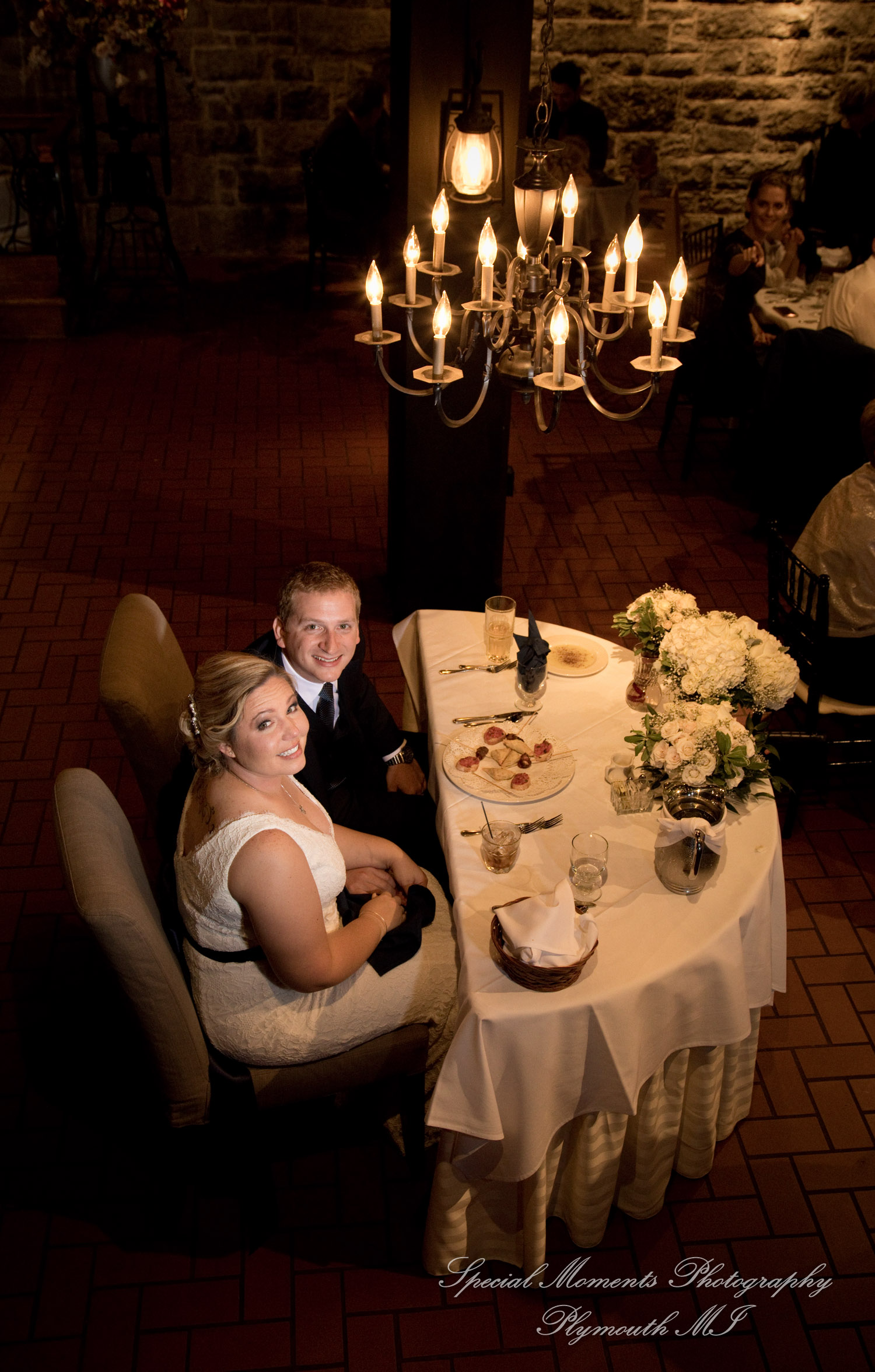 Wellers Raisin River Room Saline MI wedding photograph