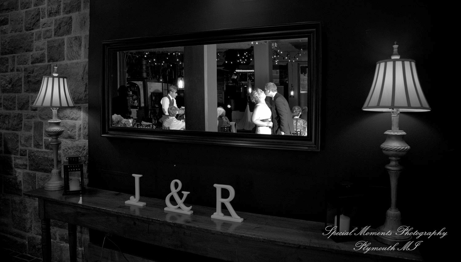 Wellers Raisin River Room Saline MI wedding photograph