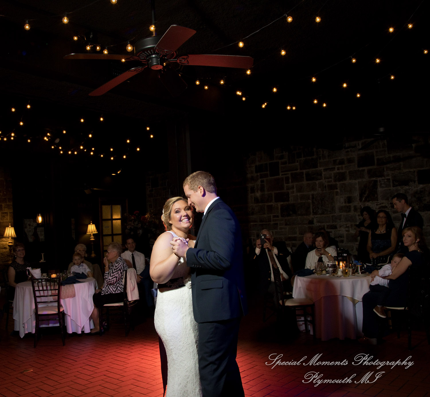 Wellers Raisin River Room Saline MI wedding photograph