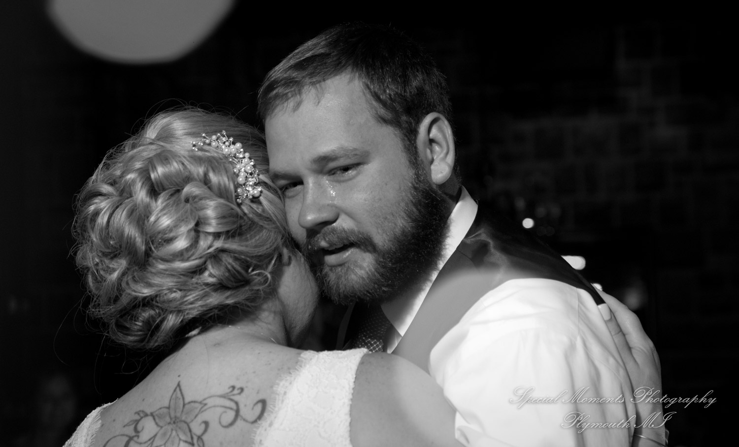 Wellers Raisin River Room Saline MI wedding photograph