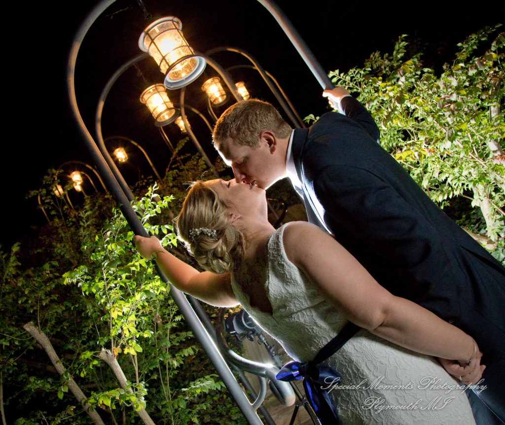 Wellers Raisin River Room Saline MI wedding photograph