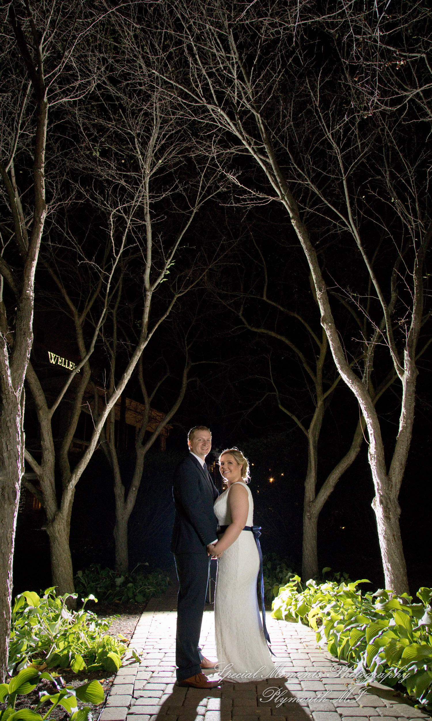 Wellers Raisin River Room Saline MI wedding photograph