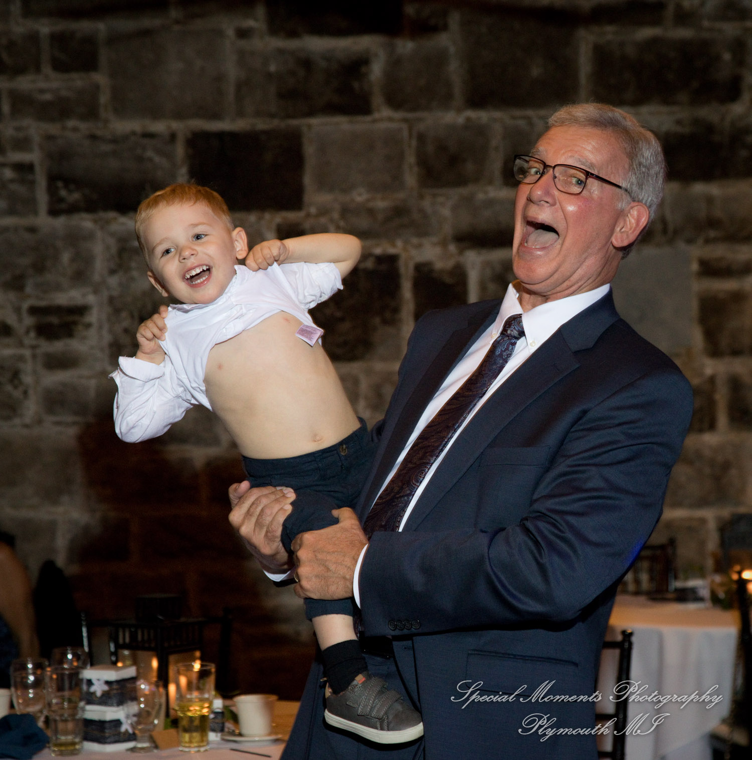 Wellers Raisin River Room Saline MI wedding photograph