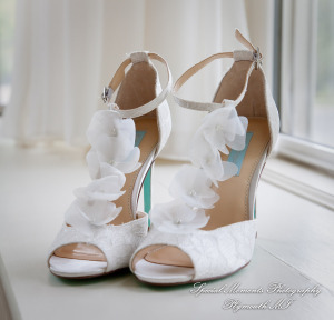 Crysta & Brian at Wellers Saline MI Raisin River Room wedding photography