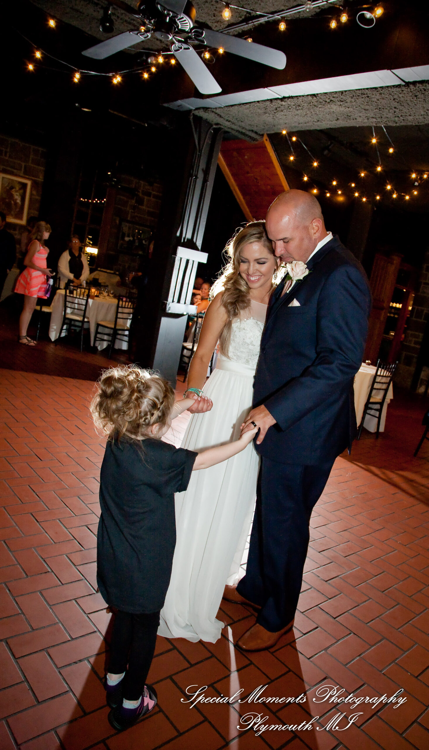 Crysta & Brian at Wellers Saline MI Raisin River Room wedding photography