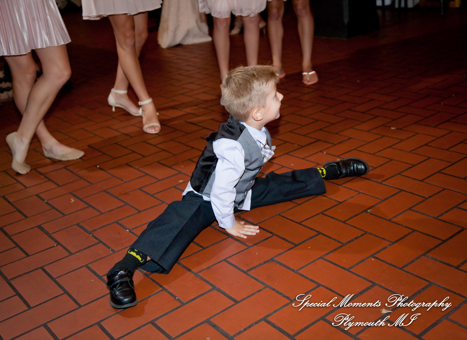 Crysta & Brian at Wellers Saline MI Raisin River Room wedding photography