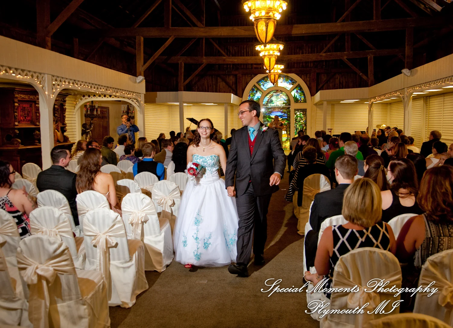 Canterbury Castle Lake Orion MI wedding photograph