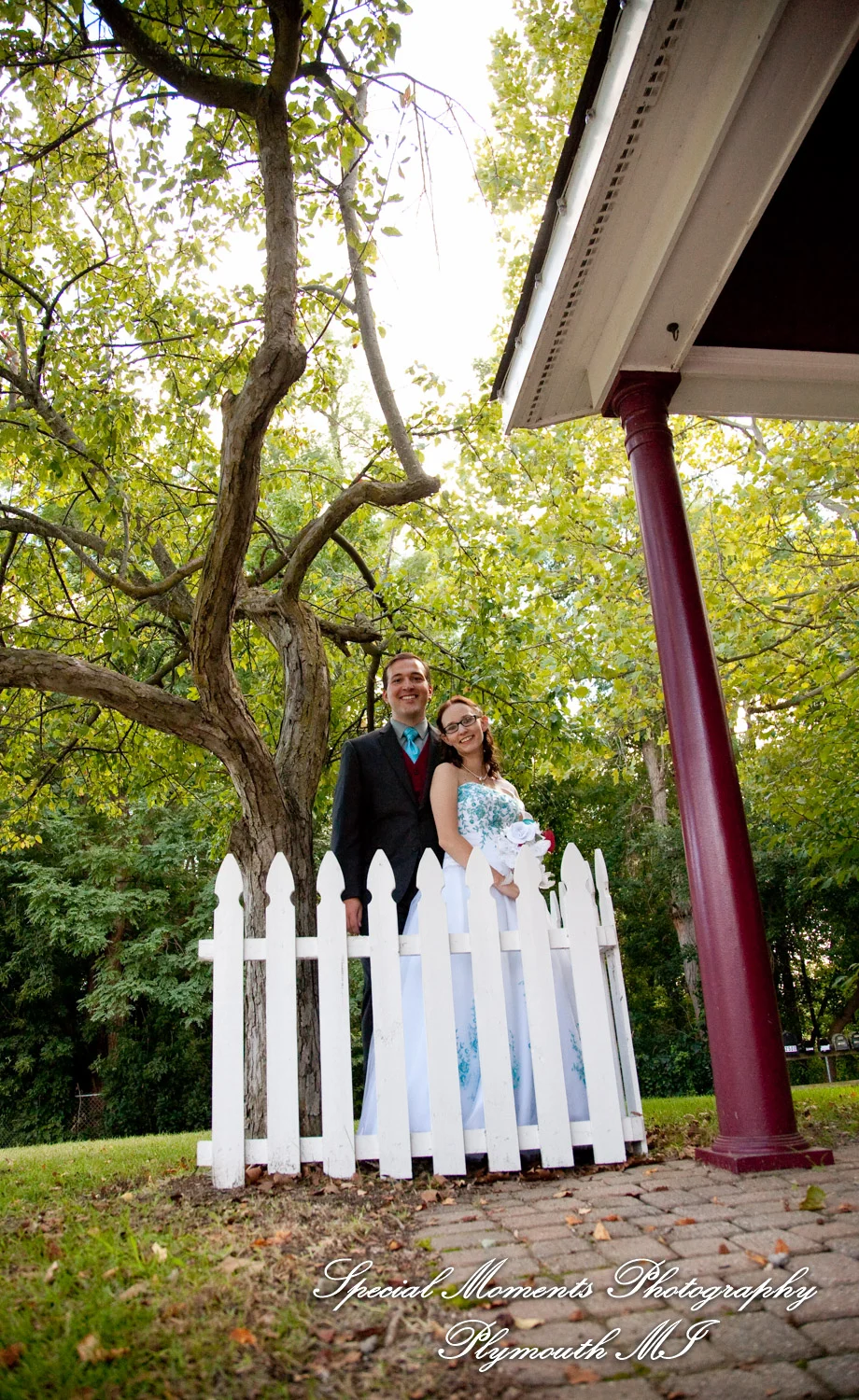 Canterbury Castle Lake Orion MI wedding photograph