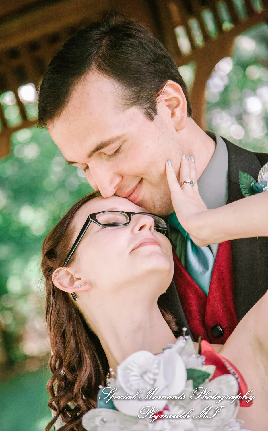 Canterbury Castle Lake Orion MI wedding photograph