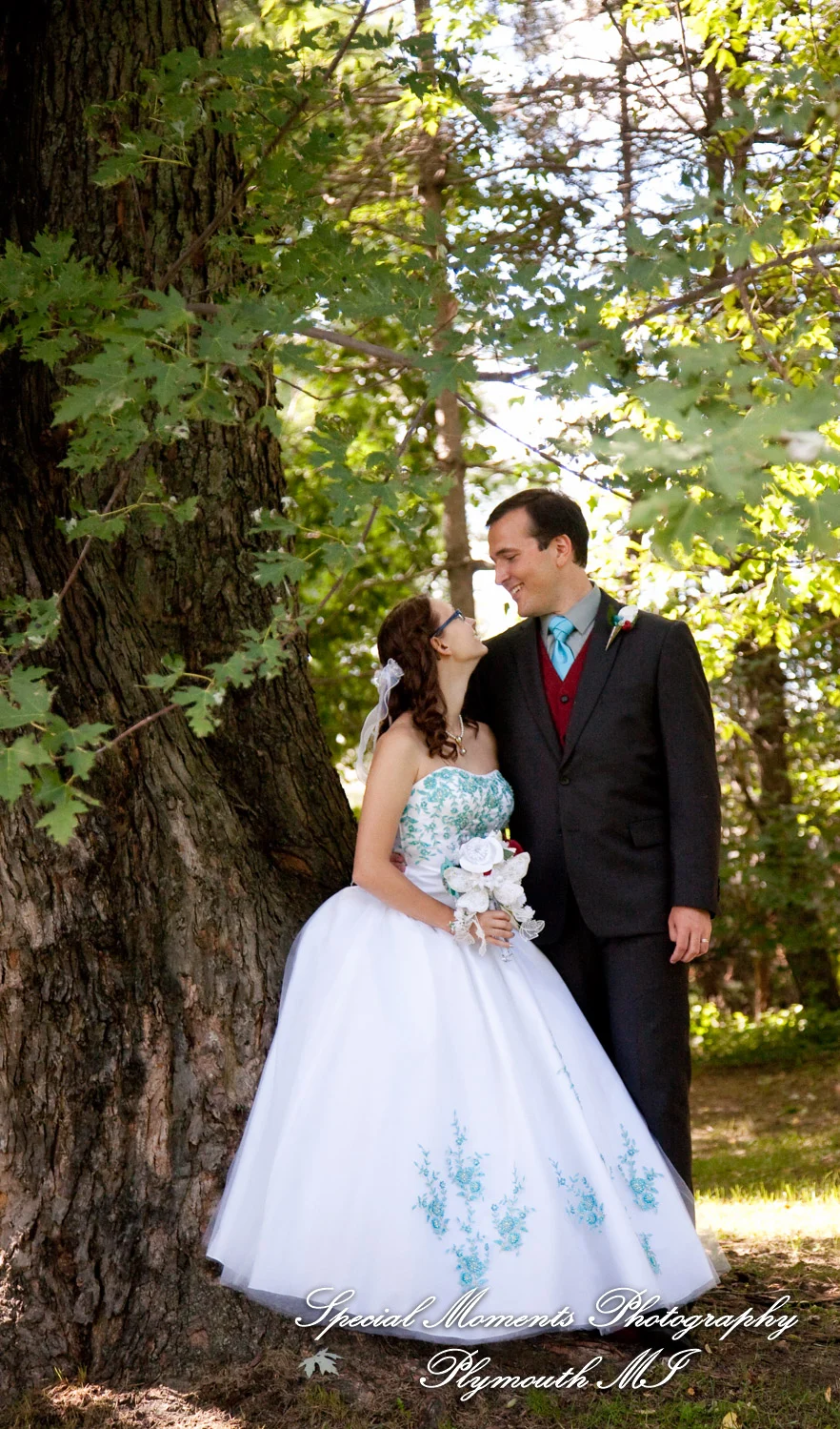 Canterbury Castle Lake Orion MI wedding photograph