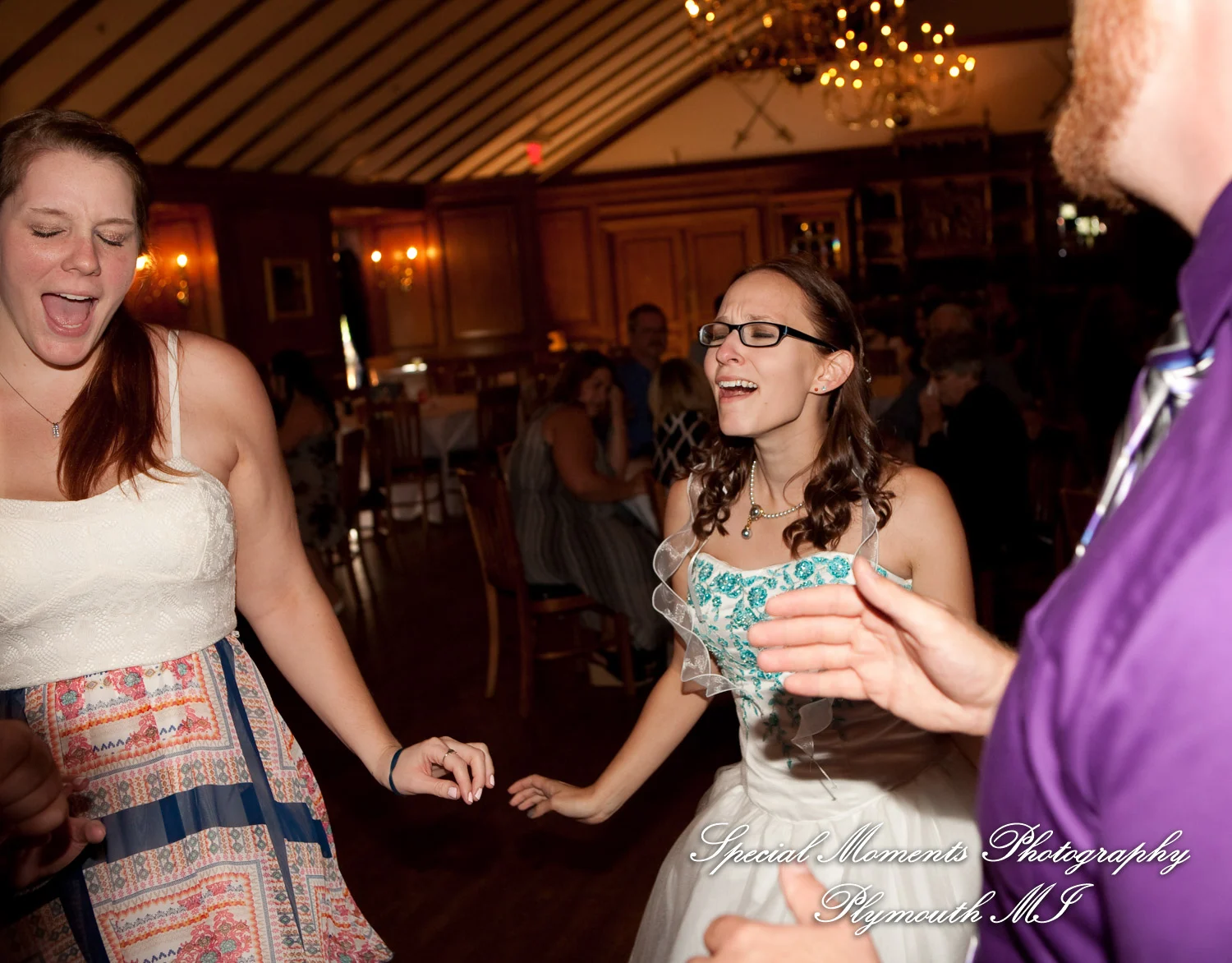 Canterbury Castle Lake Orion MI wedding photograph