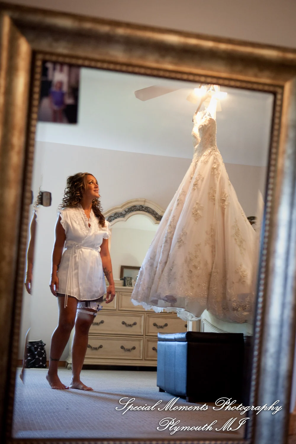 Canterbury Castle Lake Orion MI wedding photograph