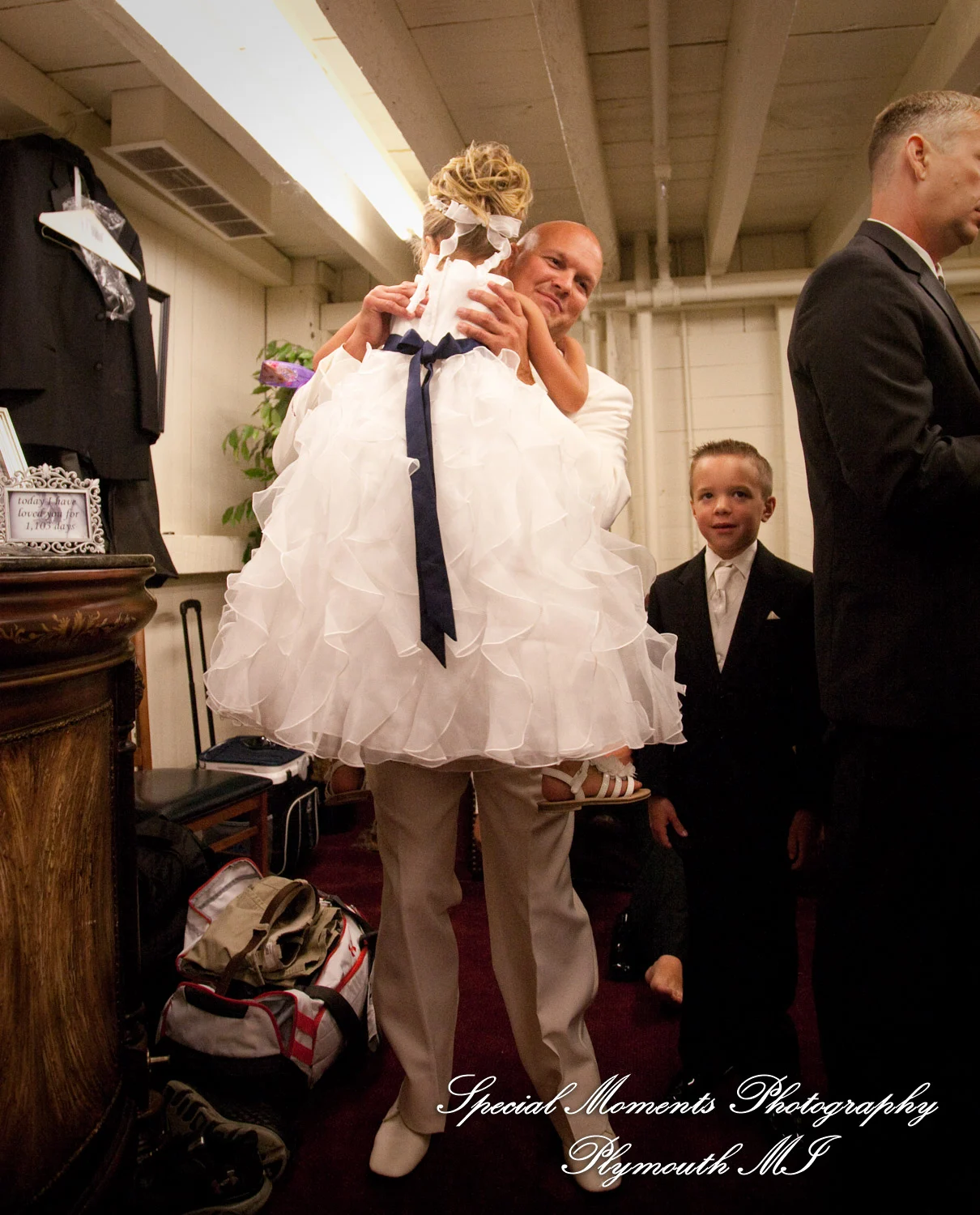 Canterbury Castle Lake Orion MI wedding photograph