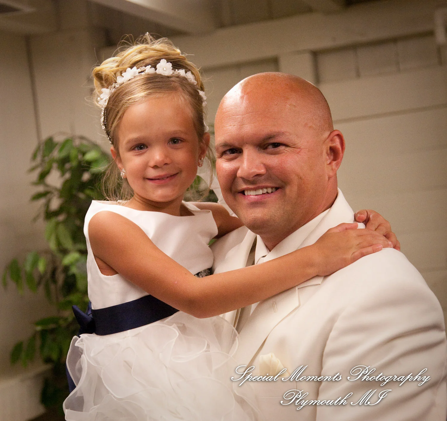 Canterbury Castle Lake Orion MI wedding photograph