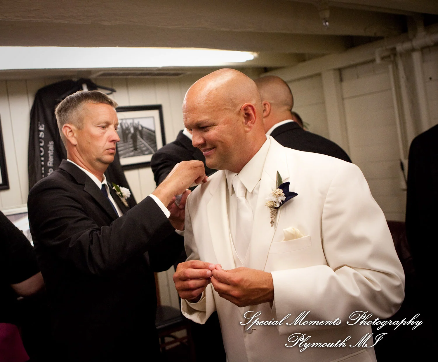 Canterbury Castle Lake Orion MI wedding photograph
