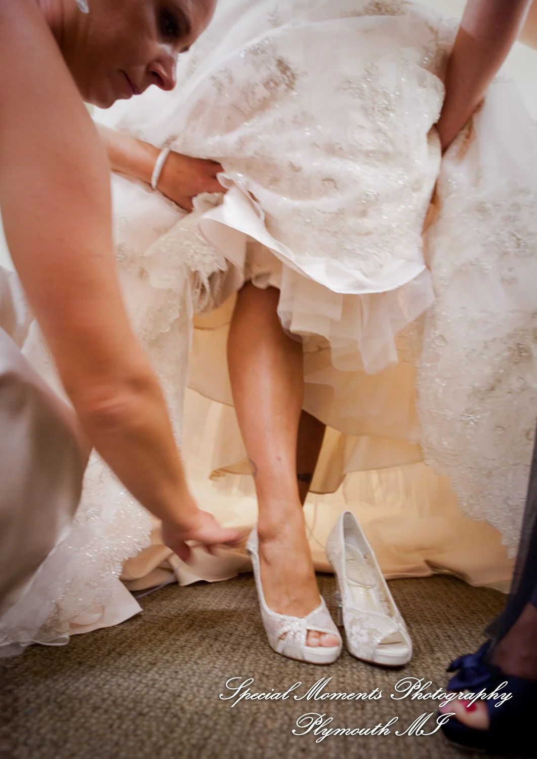 Canterbury Castle Lake Orion MI wedding photograph