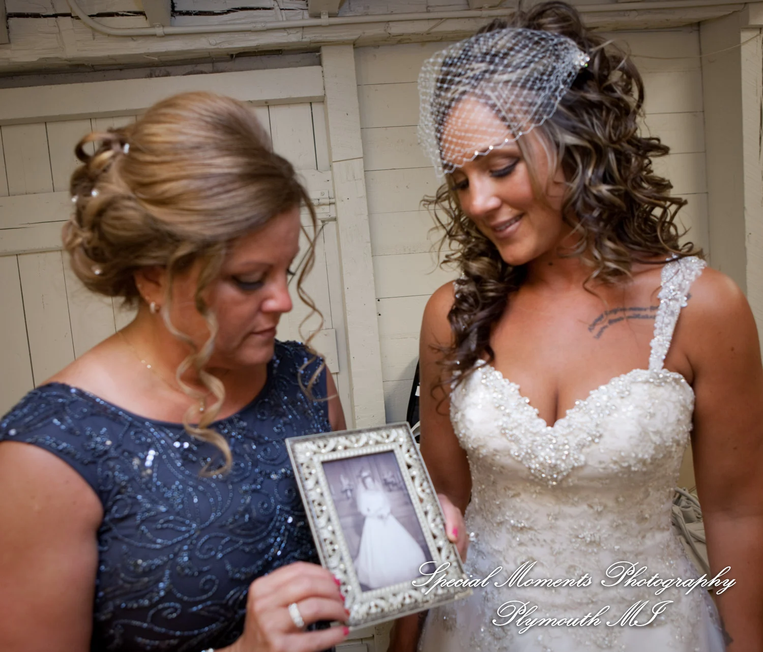 Canterbury Castle Lake Orion MI wedding photograph