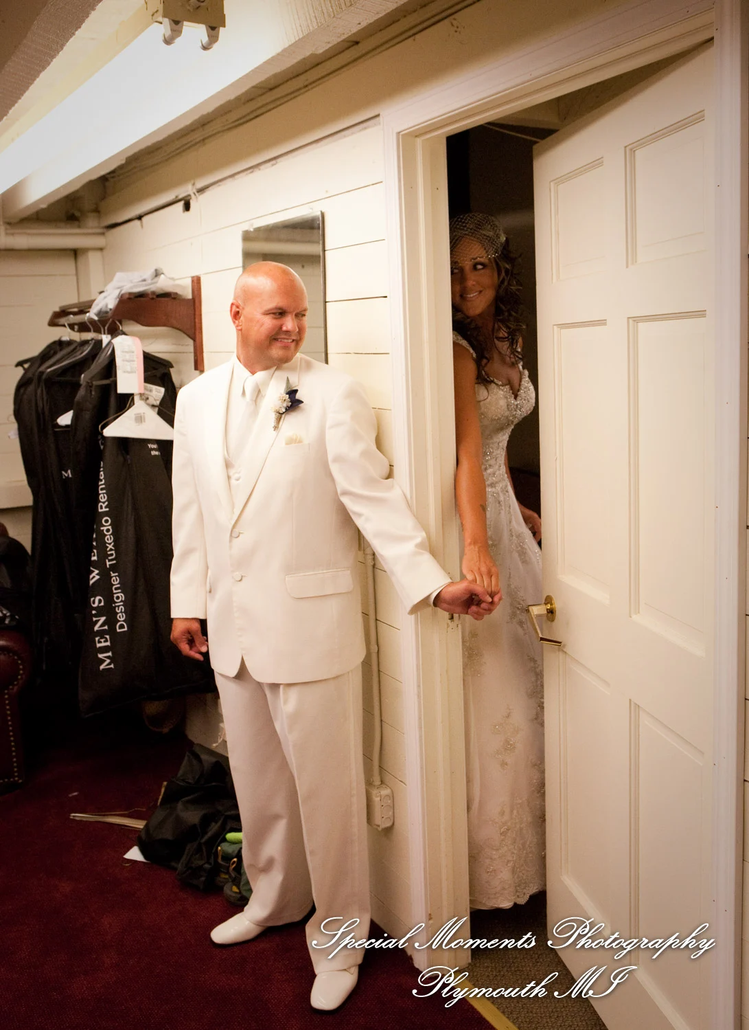 Canterbury Castle Lake Orion MI wedding photograph