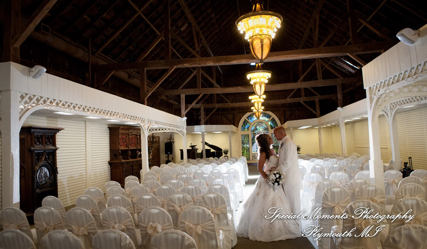 Canterbury Castle Lake Orion MI wedding photograph