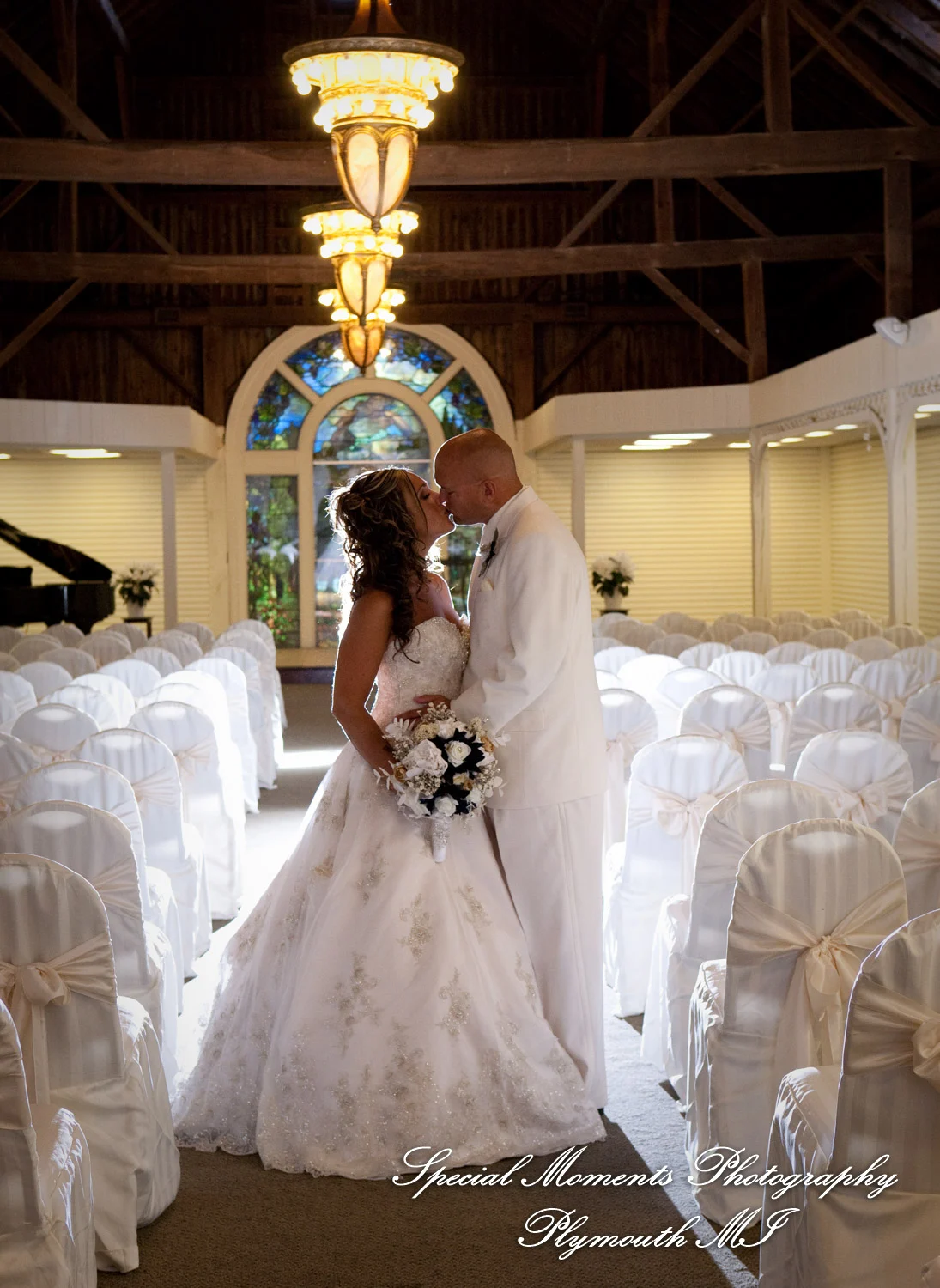 Canterbury Castle Lake Orion MI wedding photograph