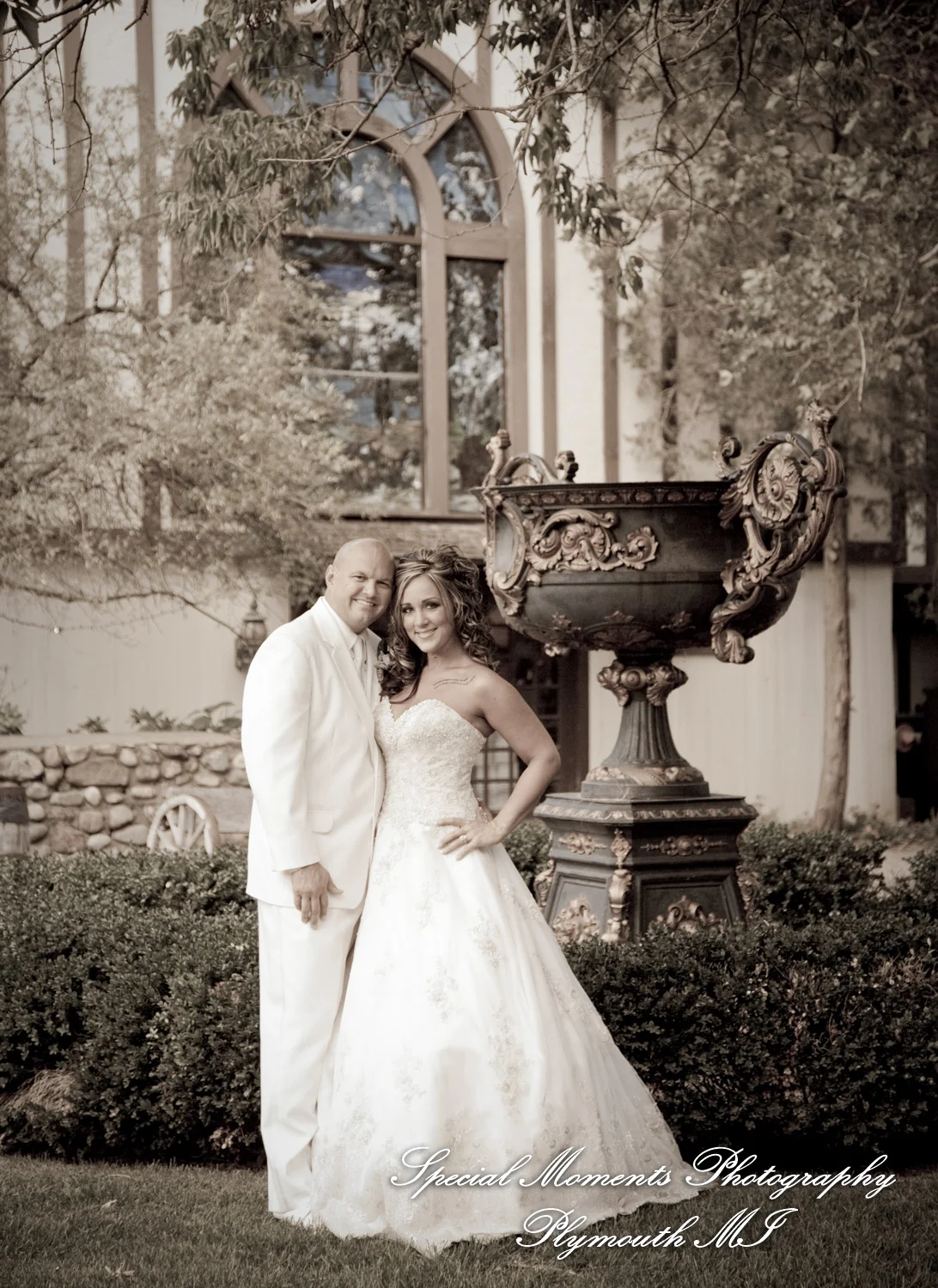 Canterbury Castle Lake Orion MI wedding photograph