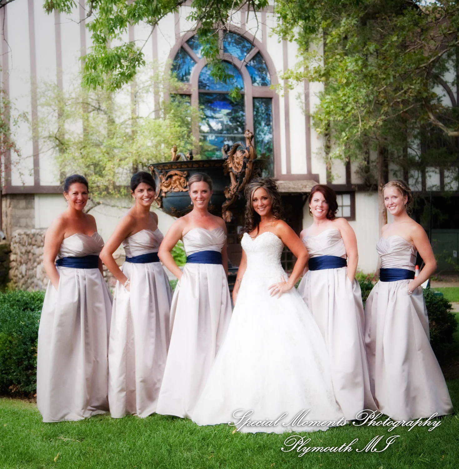 Canterbury Castle Lake Orion MI wedding photograph