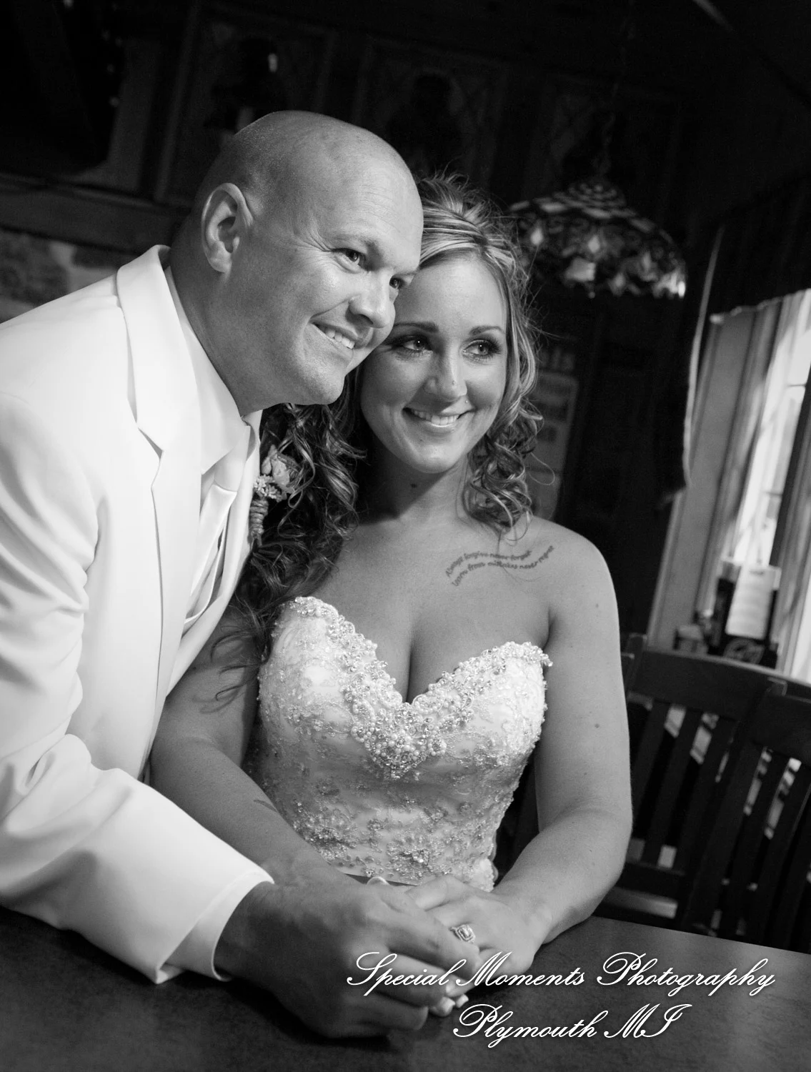 Canterbury Castle Lake Orion MI wedding photograph