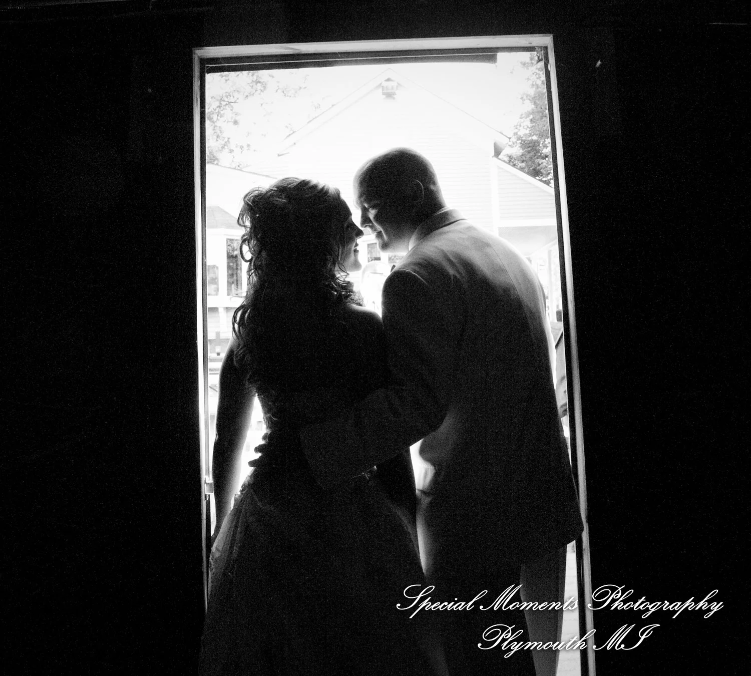 Canterbury Castle Lake Orion MI wedding photograph