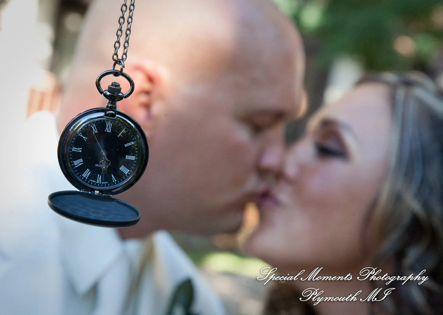 Canterbury Castle Lake Orion MI wedding photograph