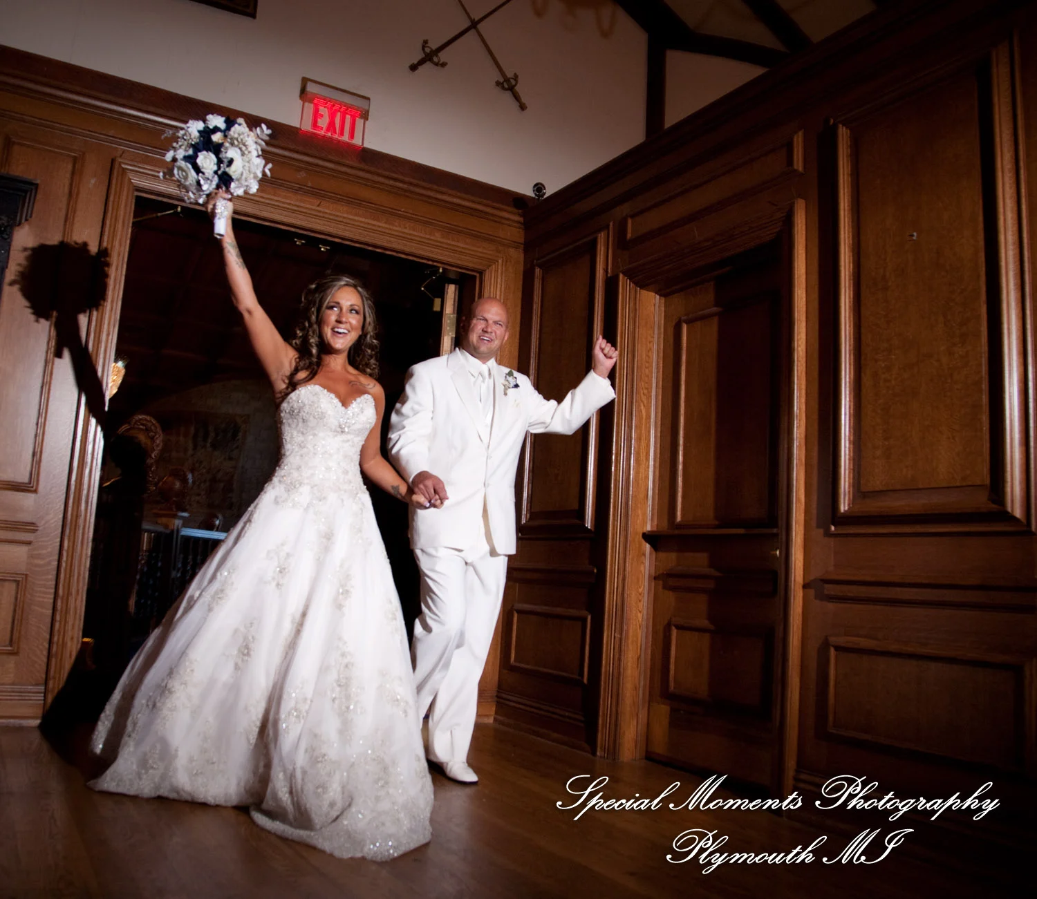 Canterbury Castle Lake Orion MI wedding photograph
